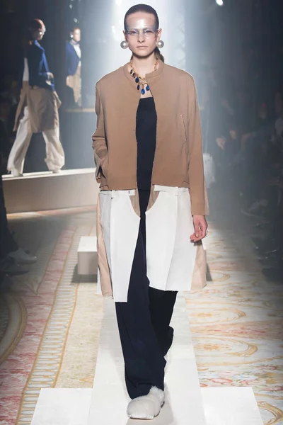 Look 24
